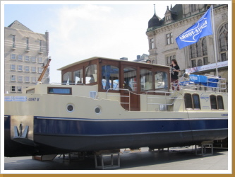 Ein Schiff wird kommen ... Ein Schiff wird kommen ...
